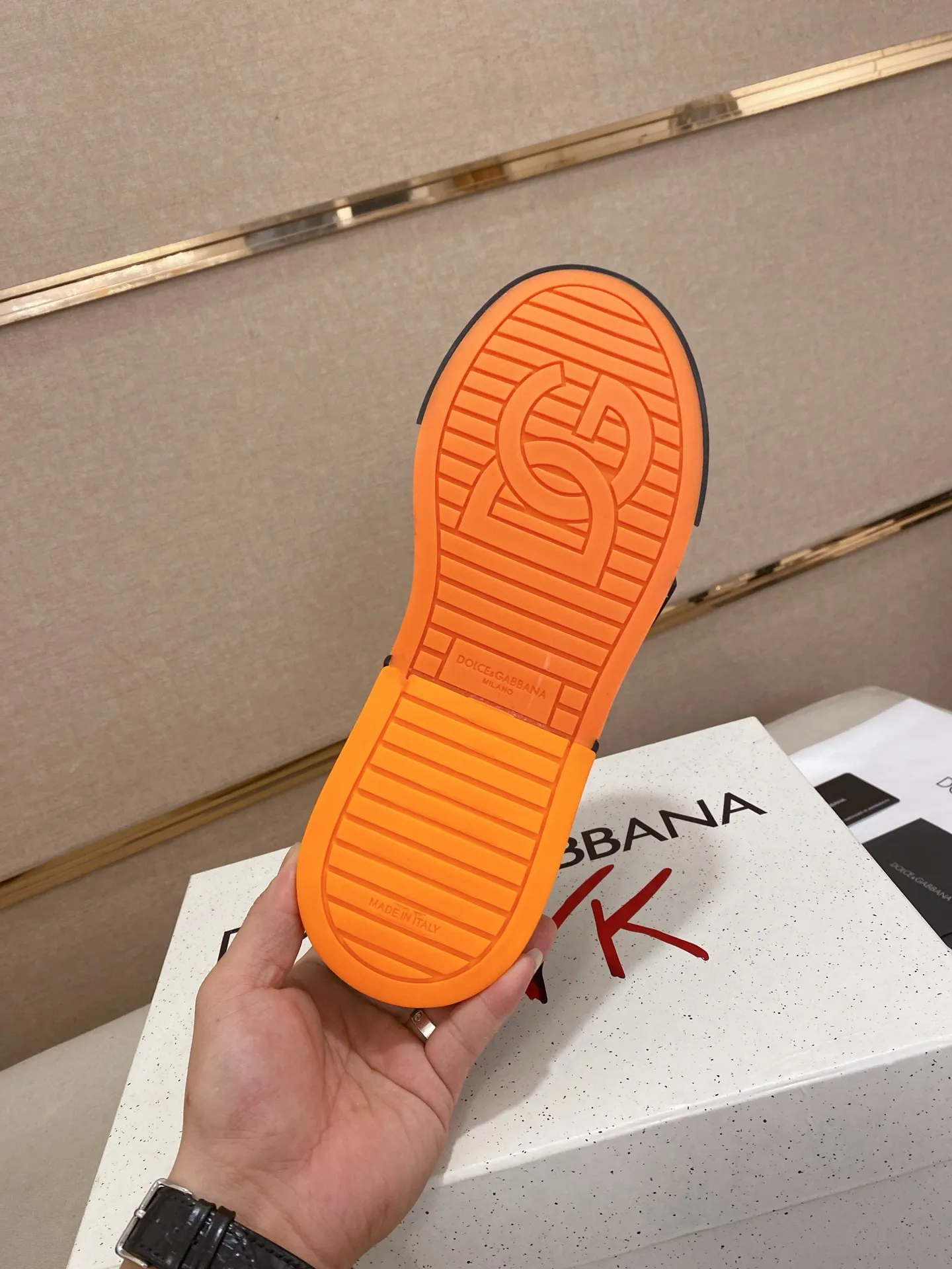 Men's shoes 💰: 660💰 (top quality) The latest sports style DG hot model recommendation, 👉 first launch of men's shoes 😻 I am really crazy about it, top design, impeccable comfort, absolute best-seller, imported cowhide upper, full cowhide lining🐂. Original replica, the latest cool outsole 💥👟Number of codes: 38-44 (45/custom-made, non-refundable)
